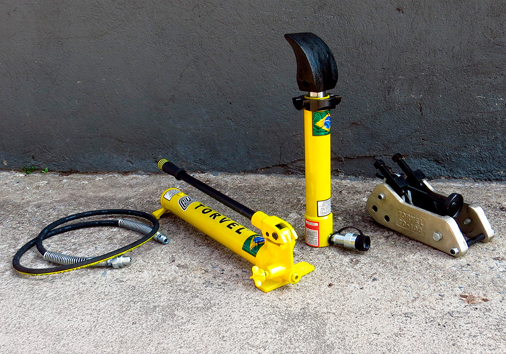 Saca Pneus Gigantes – Modelo TO-100